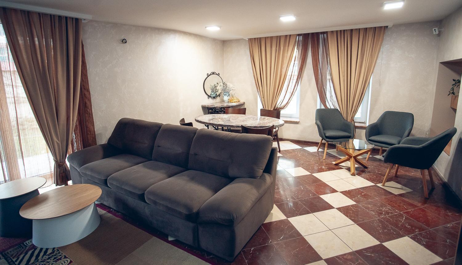 Apart4You Hotel คีชีเนา ภายนอก รูปภาพ